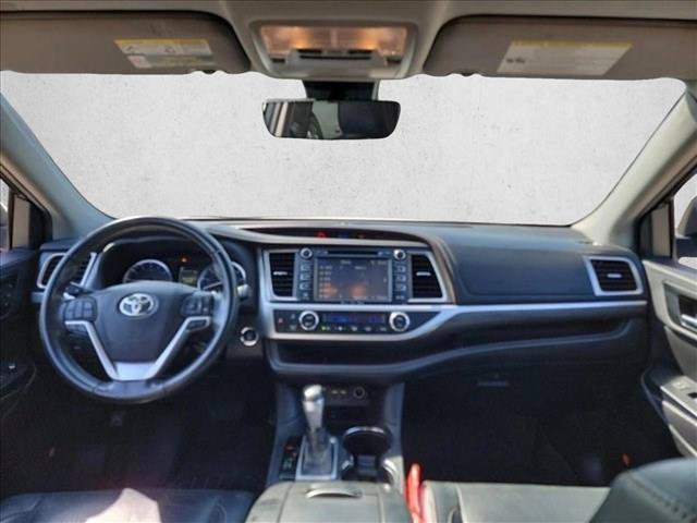 Used 2019 Toyota Highlander Limited FWD image 15