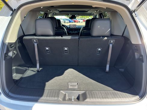 Used 2025 Honda Pilot Elite image 22