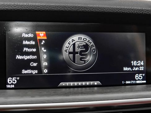 Used 2018 Alfa Romeo Stelvio Ti AWD/4WD image 27