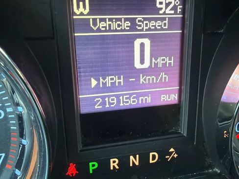 Used 2015 Chrysler Town & Country Touring FWD image 27