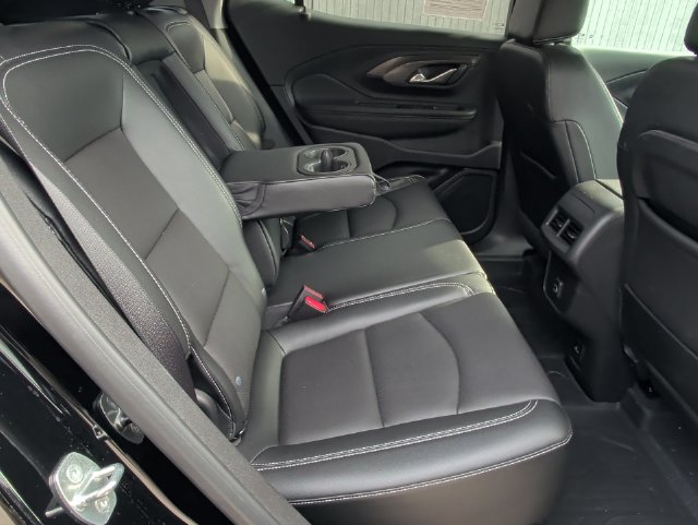 Used 2023 GMC Terrain SLT w/ LPO, Floor Liner Package FWD image 34