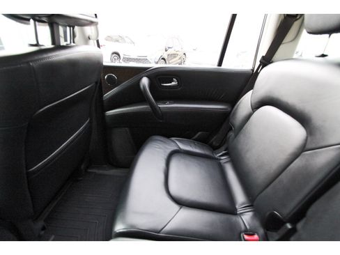 Used 2017 INFINITI QX80 4WD w/ Driver Assistance Package image 16