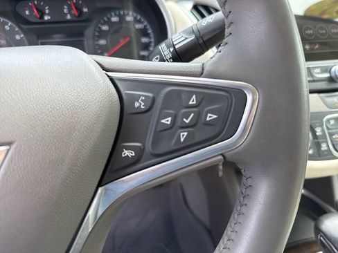 Used 2022 Chevrolet Malibu LT w/ Leather Package FWD image 22