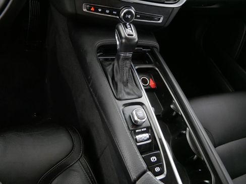 Used 2019 Volvo V90 T6 Cross Country w/ Protection Package Premier image 24