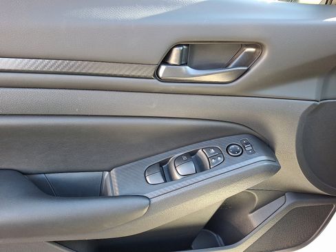 Certified 2025 Nissan Altima 2.5 S image 12