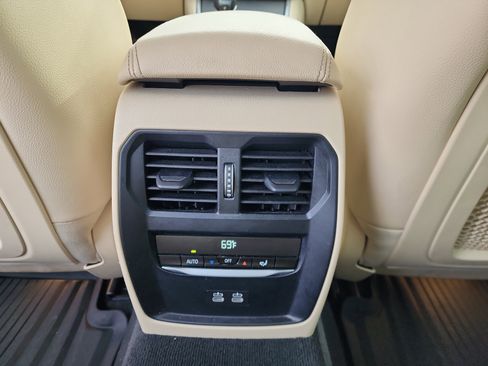 Used 2021 BMW 330i 330i w/ Premium Package image 12