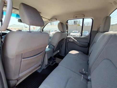Used 2013 Nissan Frontier SV w/ SV Value Truck Pkg AWD/4WD image 33
