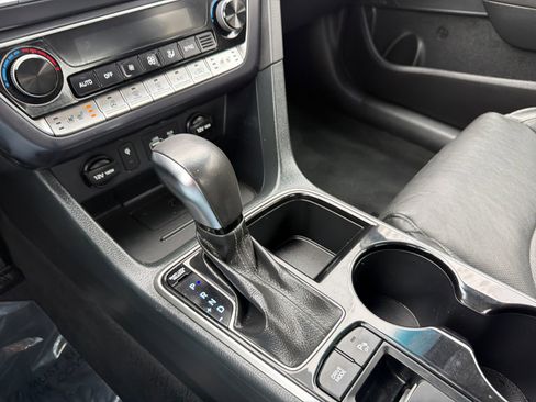 Used 2018 Hyundai Sonata Limited w/ Limited Ultimate Package 03 FWD image 19