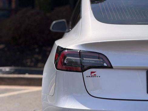 Used 2018 Tesla Model 3 Long Range image 15