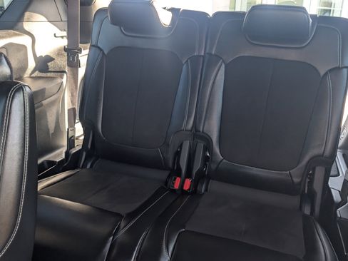 Used 2021 Jeep Grand Cherokee L Laredo image 13