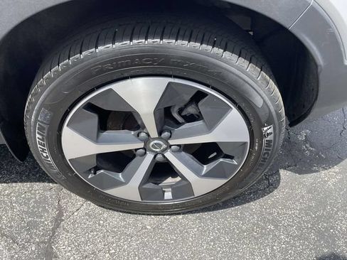 Used 2023 Volvo XC40 B5 Plus w/ Protection Package Premier AWD/4WD image 9