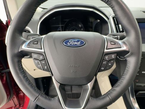 Used 2019 Ford Edge Titanium image 15