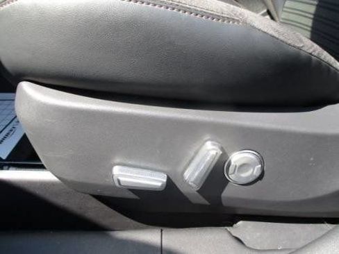 Used 2024 Lincoln Nautilus Reserve w/ Equipment Group 202A image 10