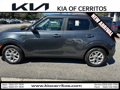 Certified 2025 Kia Soul LX w/ LX Technology Package FWD image 2