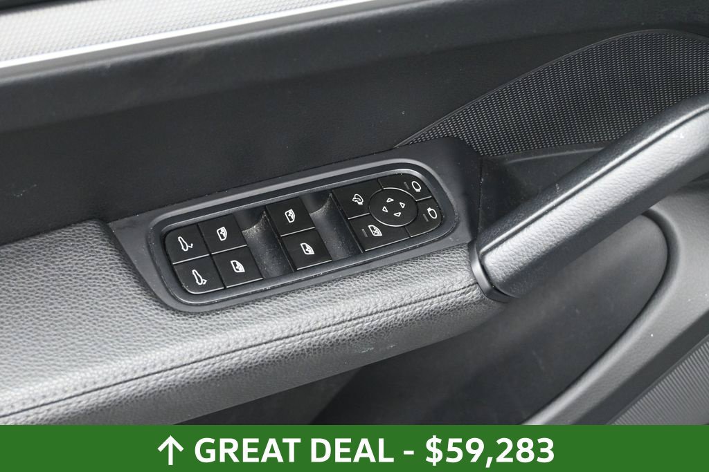 Used 2024 Porsche Cayenne AWD/4WD image 17