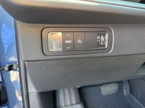 Used 2025 Chevrolet Traverse LT w/ Driver Confidence Package FWD image 20