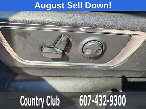 Used 2025 RAM 1500 Laramie AWD/4WD image 12