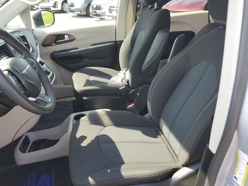 Used 2023 Chrysler Voyager LX FWD image 25