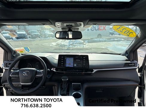 Used 2023 Toyota Sienna XSE w/ XSE Plus Package image 6