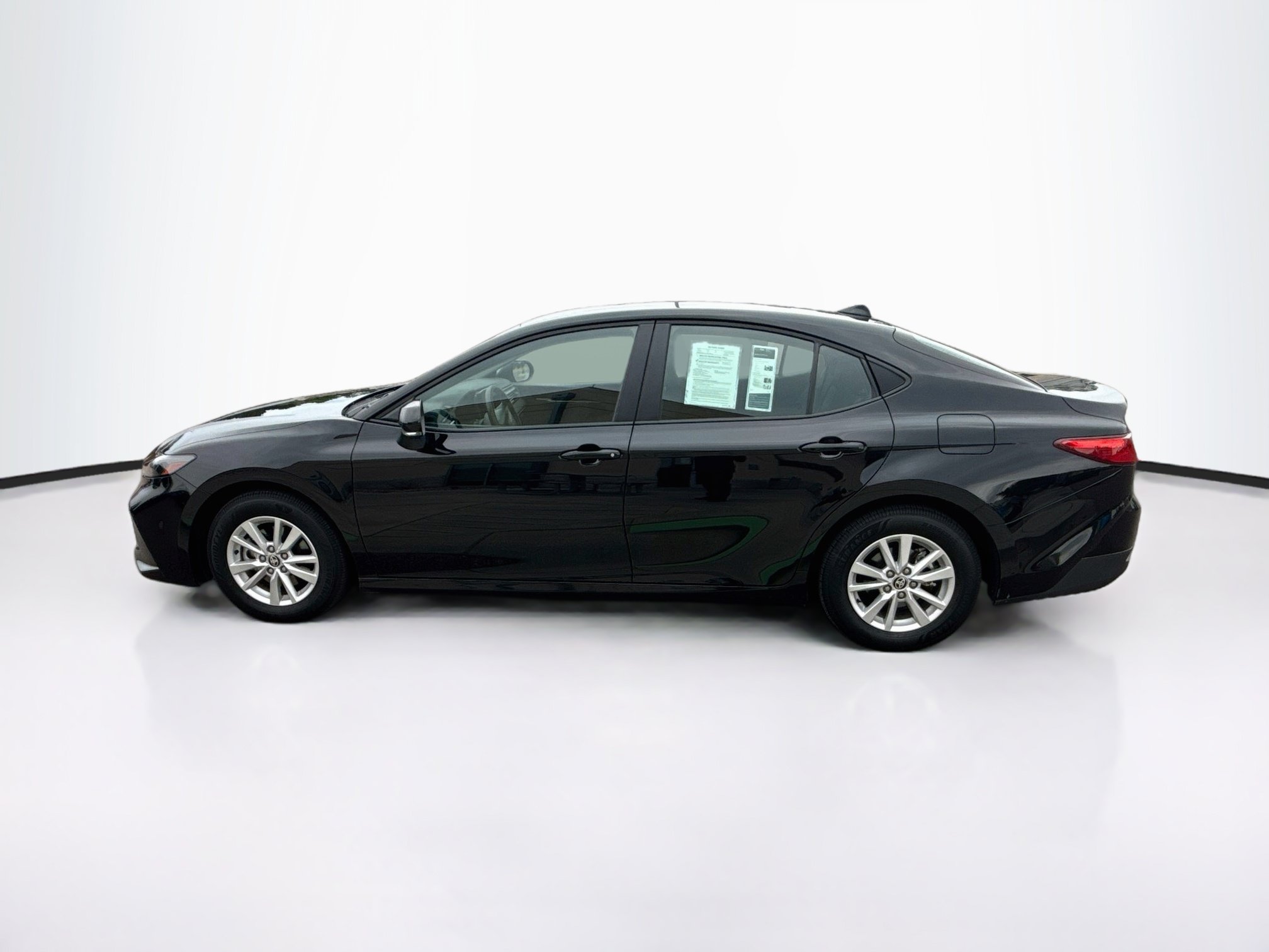 Used 2026 Toyota Camry LE FWD image 4