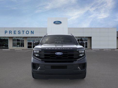 New 2025 Ford Expedition Active image 6