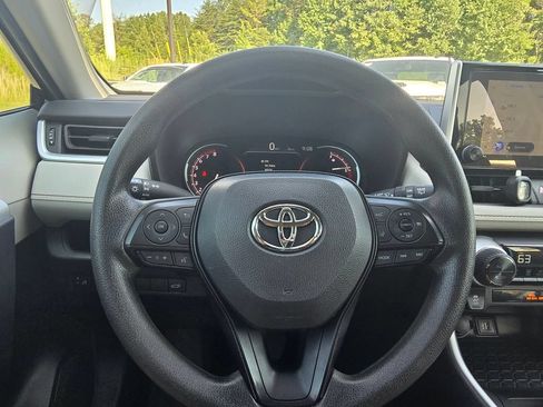 Used 2025 Toyota RAV4 XLE w/ Convenience Package FWD image 19