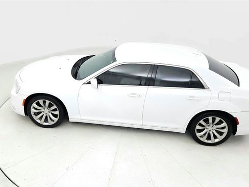 Used 2019 Chrysler 300 Touring L w/ Quick Order Package 22F RWD image 14