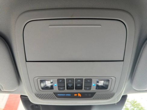 Used 2023 Ford Explorer XLT w/ Equipment Group 202A AWD/4WD image 32