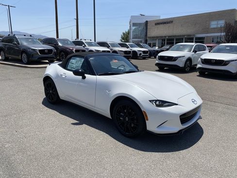 New 2026 MAZDA MX-5 Miata Club RWD image 36