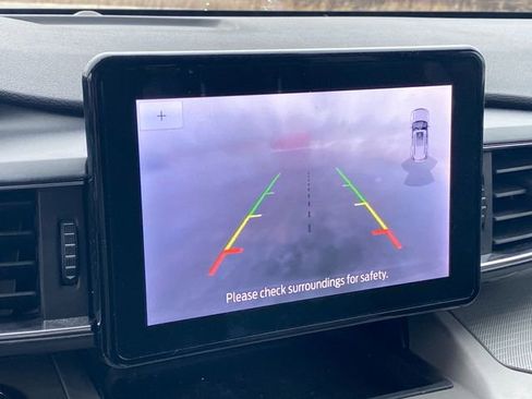 Used 2023 Ford Explorer XLT w/ Equipment Group 202A image 27