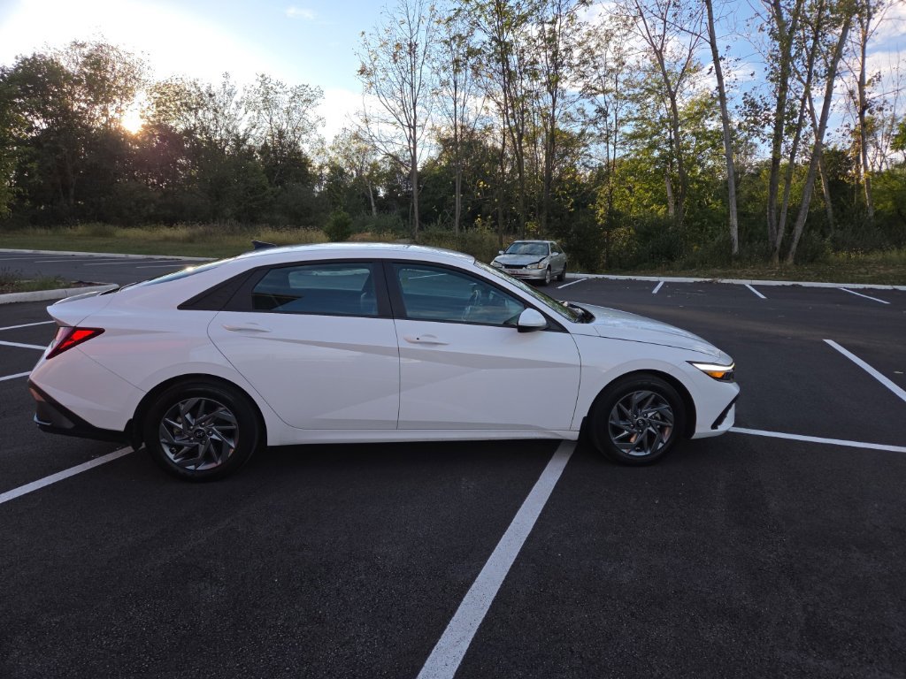 Certified 2024 Hyundai Elantra SEL FWD image 5