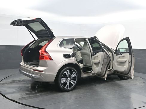 Certified 2023 Volvo XC60 B5 Plus AWD/4WD image 39