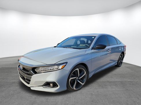 Used 2021 Honda Accord Sport image 2