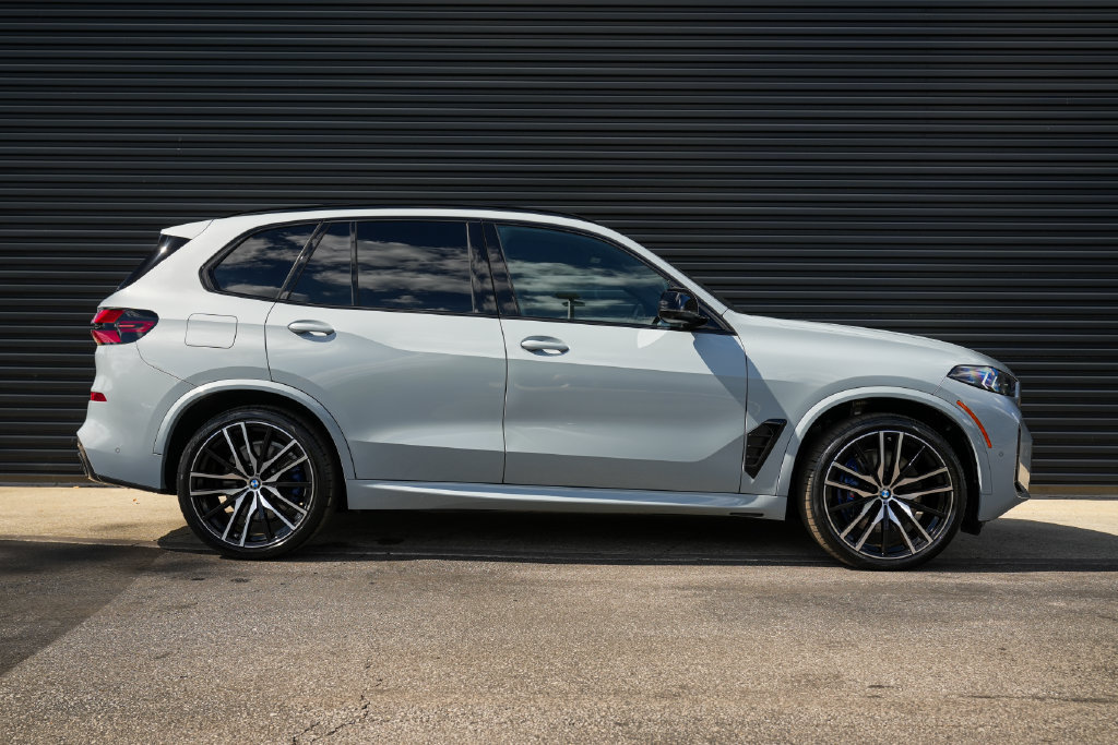 Used 2024 BMW X5 M60i AWD/4WD image 34