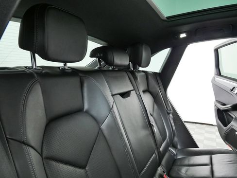 Used 2018 Porsche Macan AWD/4WD image 26