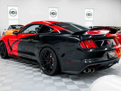 Used 2017 Ford Mustang Shelby GT350R w/ GT350R Equipment Group 920A RWD image 8