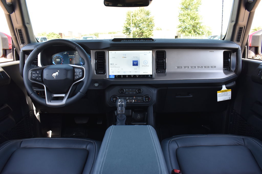 New 2026 Ford Bronco Outer Banks w/ Sasquatch Package AWD/4WD image 14