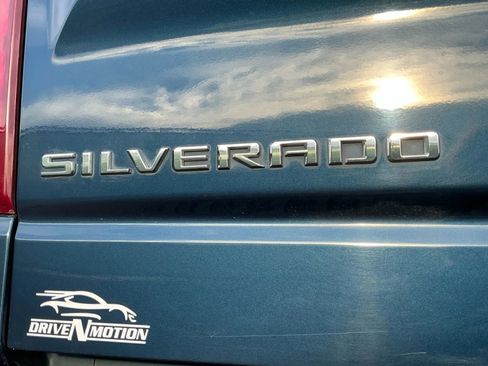 Used 2019 Chevrolet Silverado 1500 LT w/ Convenience Package image 18