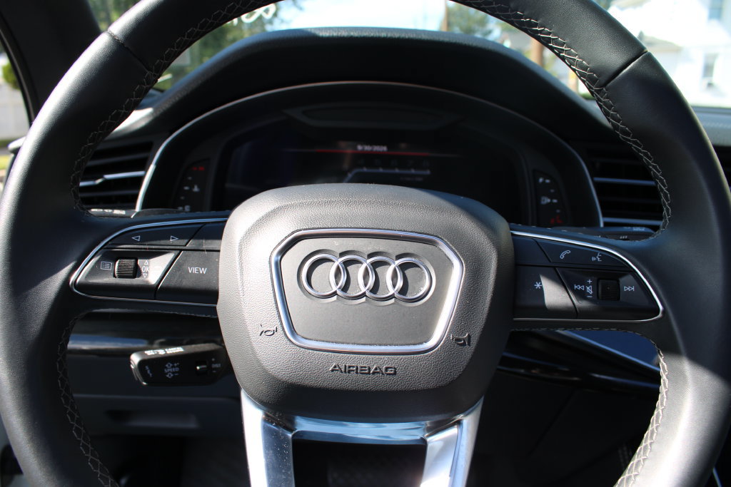 Used 2025 Audi Q7 3.0T Premium Plus AWD/4WD image 12