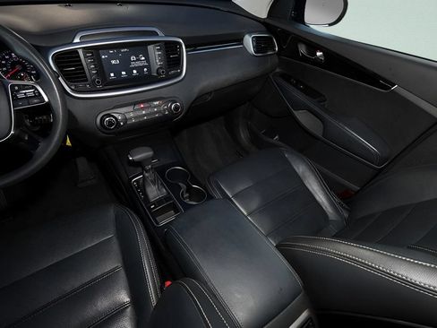 Used 2019 Kia Sorento FWD image 23