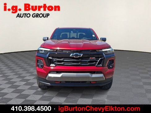 Used 2025 Chevrolet Colorado Z71 AWD/4WD image 2