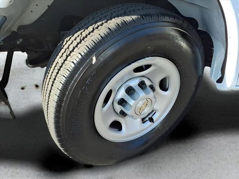 Used 2025 Chevrolet Express 3500 LS RWD image 9