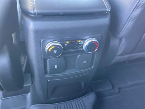 Used 2022 Ford Explorer XLT w/ Equipment Group 202A image 18