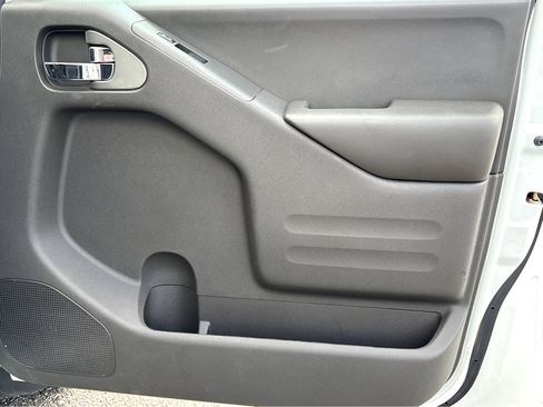 Used 2019 Nissan Frontier PRO-4X image 9