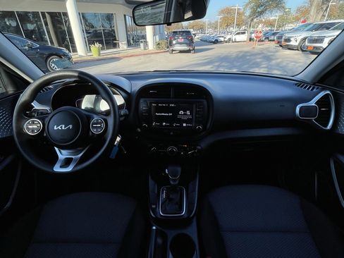 Used 2024 Kia Soul LX w/ Option Group 015 image 10