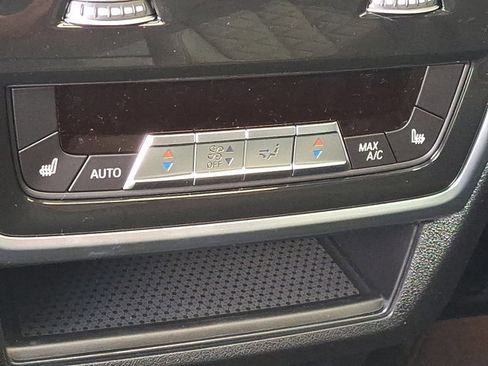 New 2026 BMW X6 M60i image 6