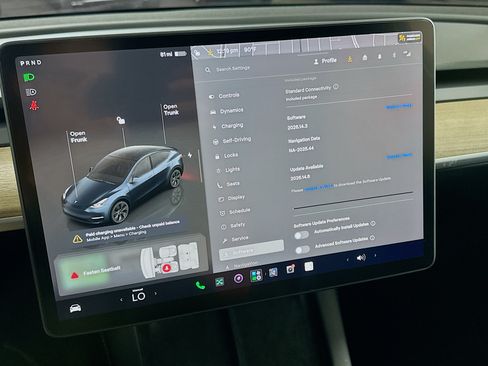 Used 2024 Tesla Model Y Long Range AWD/4WD image 33