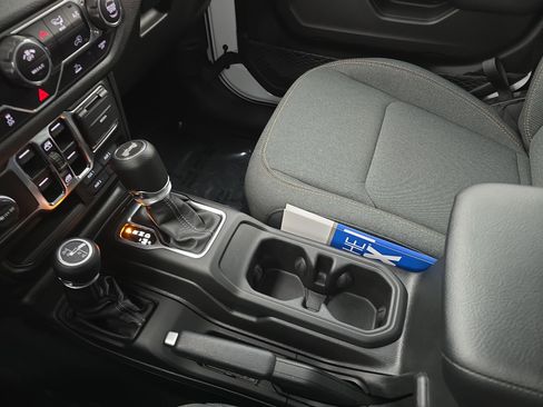 Used 2024 Jeep Wrangler Sport S image 24