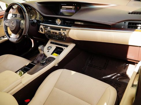 Used 2017 Lexus ES 350 image 11