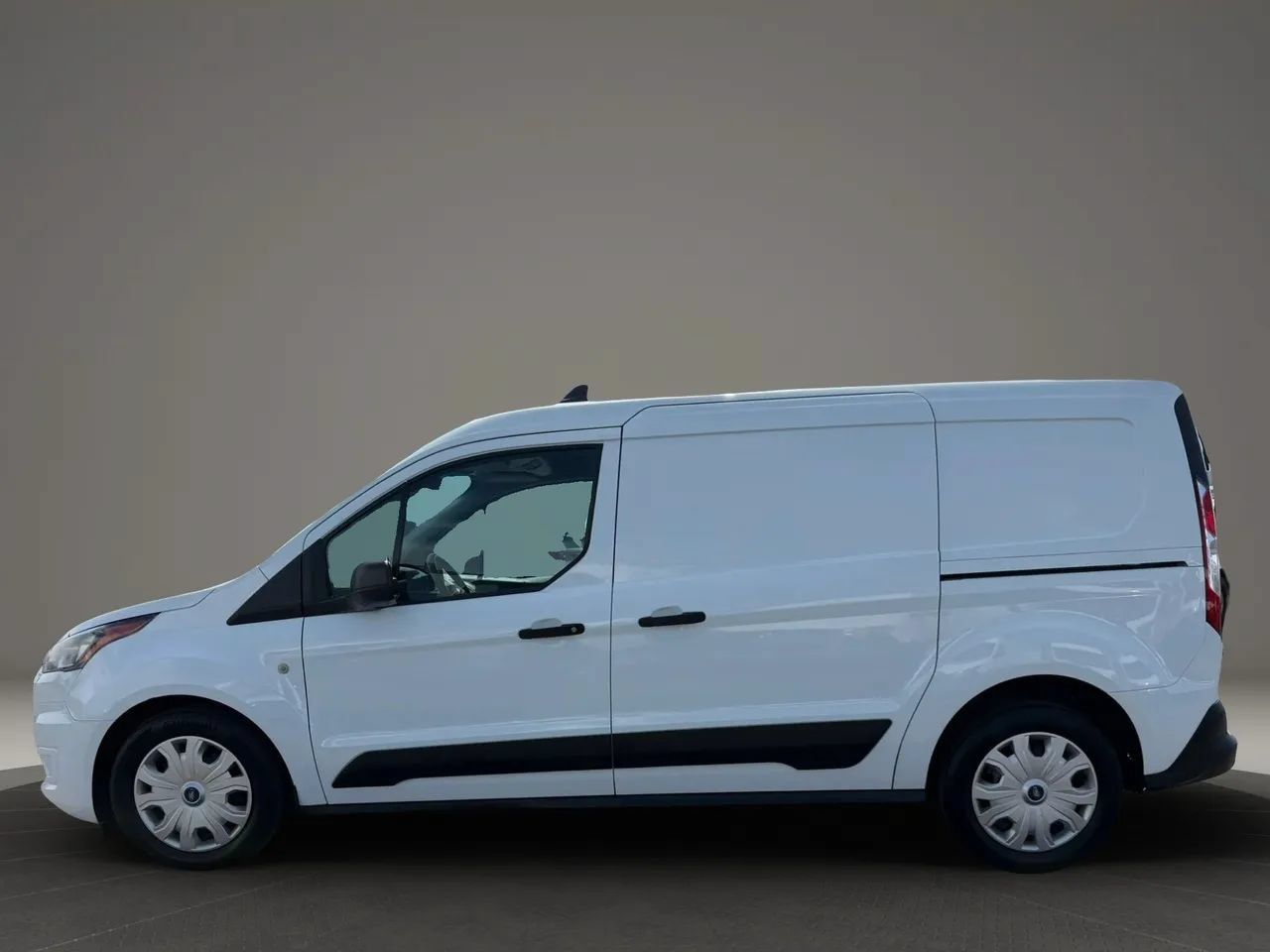 Used 2022 Ford Transit Connect XLT FWD image 3
